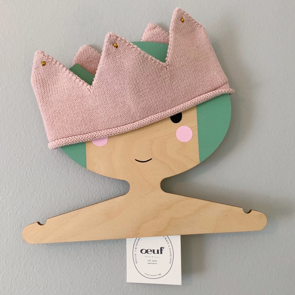 Oeuf Ny knit crown in light pink